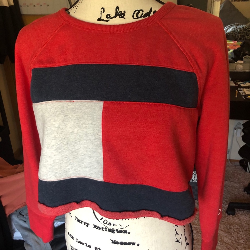 Tommy Hilfiger Cropped Crewneck